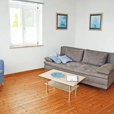 Ruhig Gelegenes Appartementhaus Mit Balkon Sa Goehren (Ruegen)